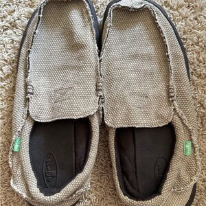 Men’s size US11 Sanuk Chiba loafers. New without tags.